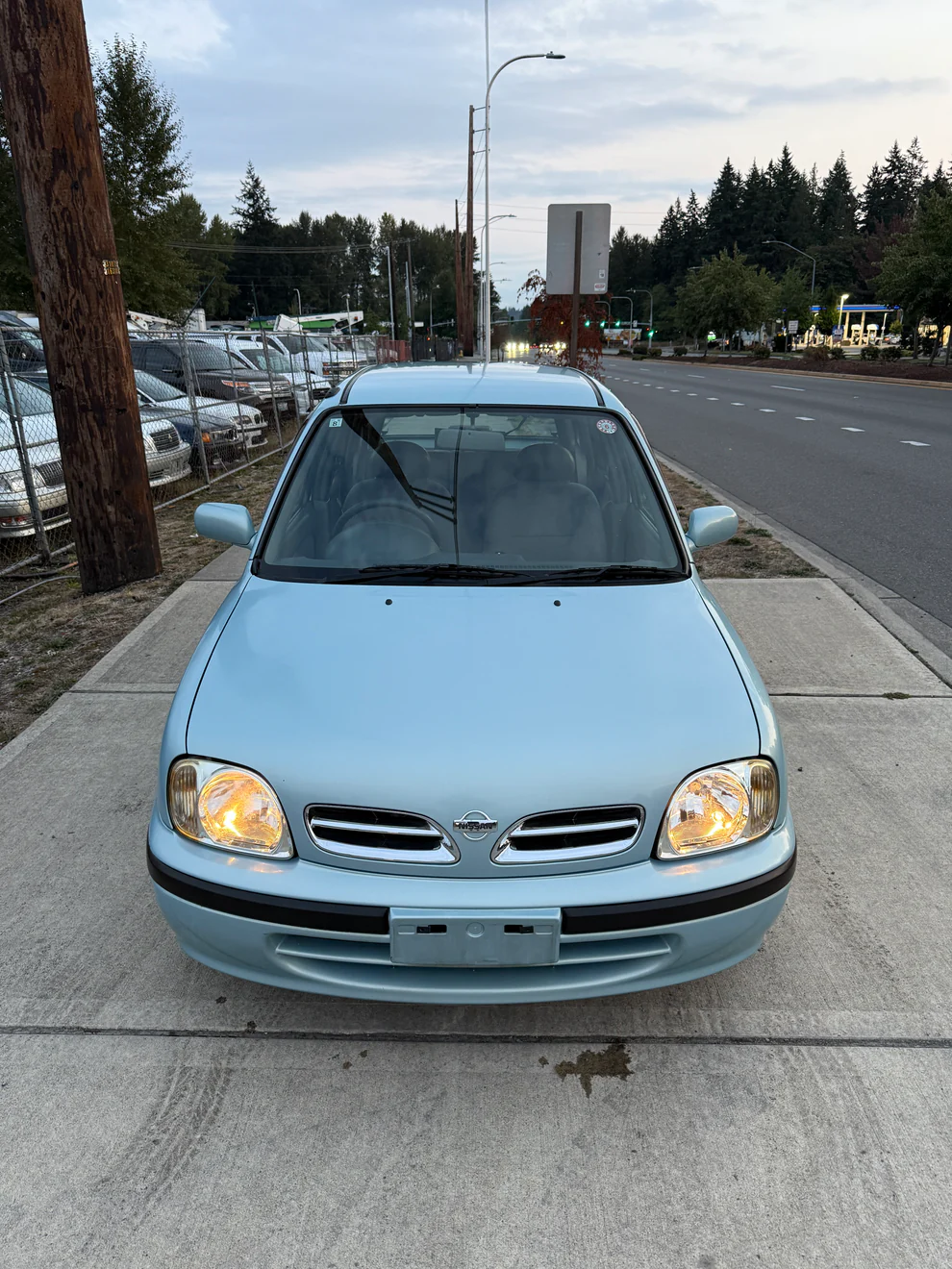 2000 Nissan March BOX - Image 3