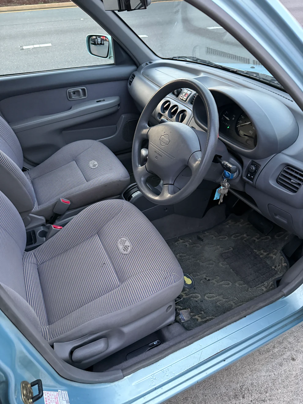 2000 Nissan March BOX - Image 10