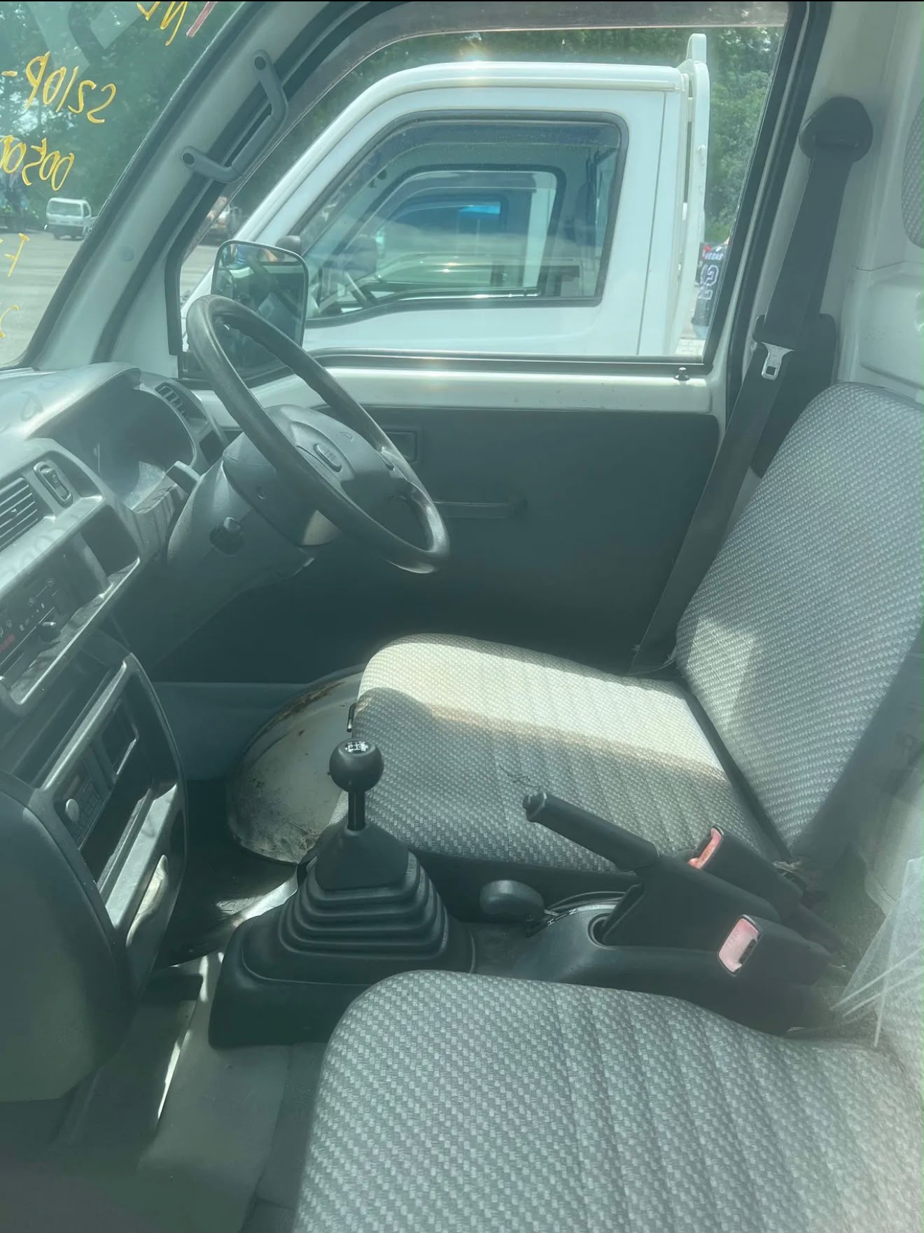 2000 Daihatsu Hijet 4WD Kei Truck - Image 5
