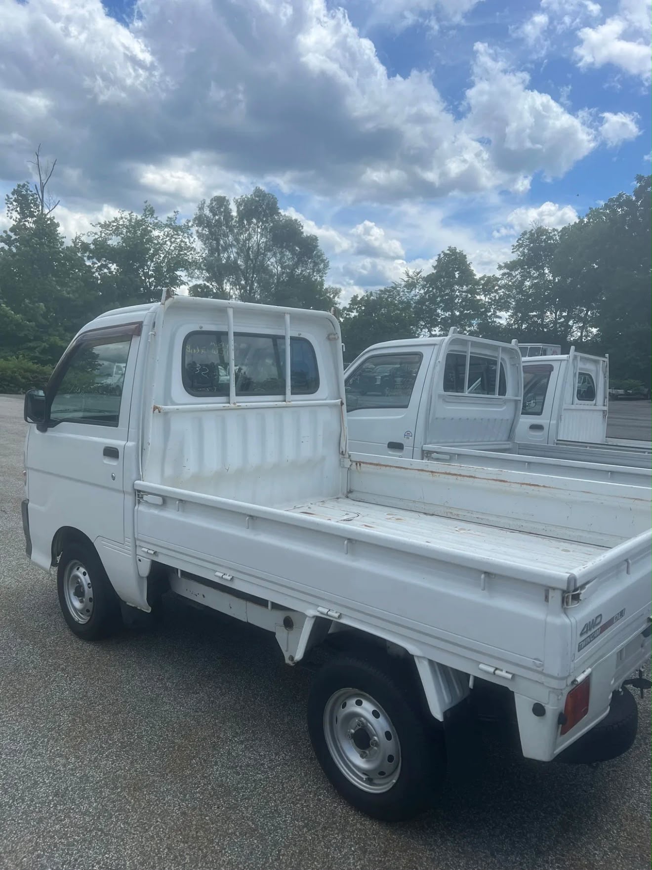 2000 Daihatsu Hijet 4WD Kei Truck - Image 3